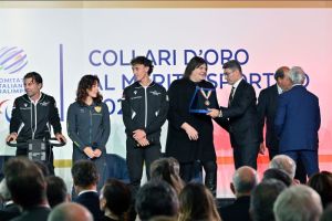 collari d oro foto mezzelani gmt044 fe669ad38f4f781e5b741d5a89e103c5