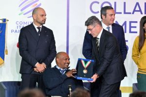 collari d oro foto mezzelani gmt150aaa4c678898a40dde17e533aeb828f6