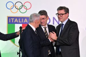 collari d oro foto mezzelani gmt158f1cf703e9480770a7223ccd6eba8