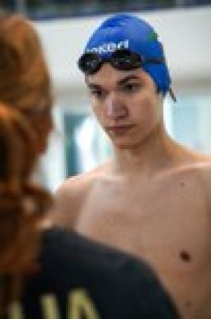 nuoto e4fcc1512659ec1b8f95efd1dc69bbdc