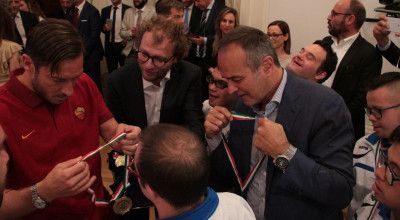 Il Ministro dello Sport Lotti premia la nazionale italiana di Calcio a 5 della Fisdir campione del mondo