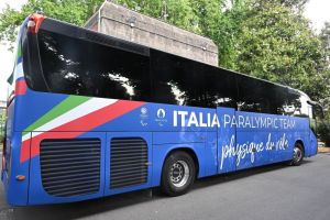 cerimonia consegna bandiera 1c91abb6cb46bc057b52fec930df2