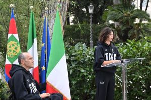 cerimonia consegna bandiera a84a9b00e19a0d9aea00bccacfa71da0