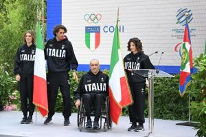 cerimonia consegna bandiera bd9c2eb8b194bb60b484b2109b7456e1