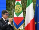 cerimonia consegna bandiera b29cf1e23efdf17349b86d8725b235d923