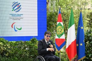 cerimonia consegna bandiera 5a2657c6902493a49f410e023a2e12bf74