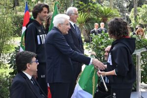 cerimonia consegna bandiera 6c22e3856f23f2e098ce8ab79b2bec