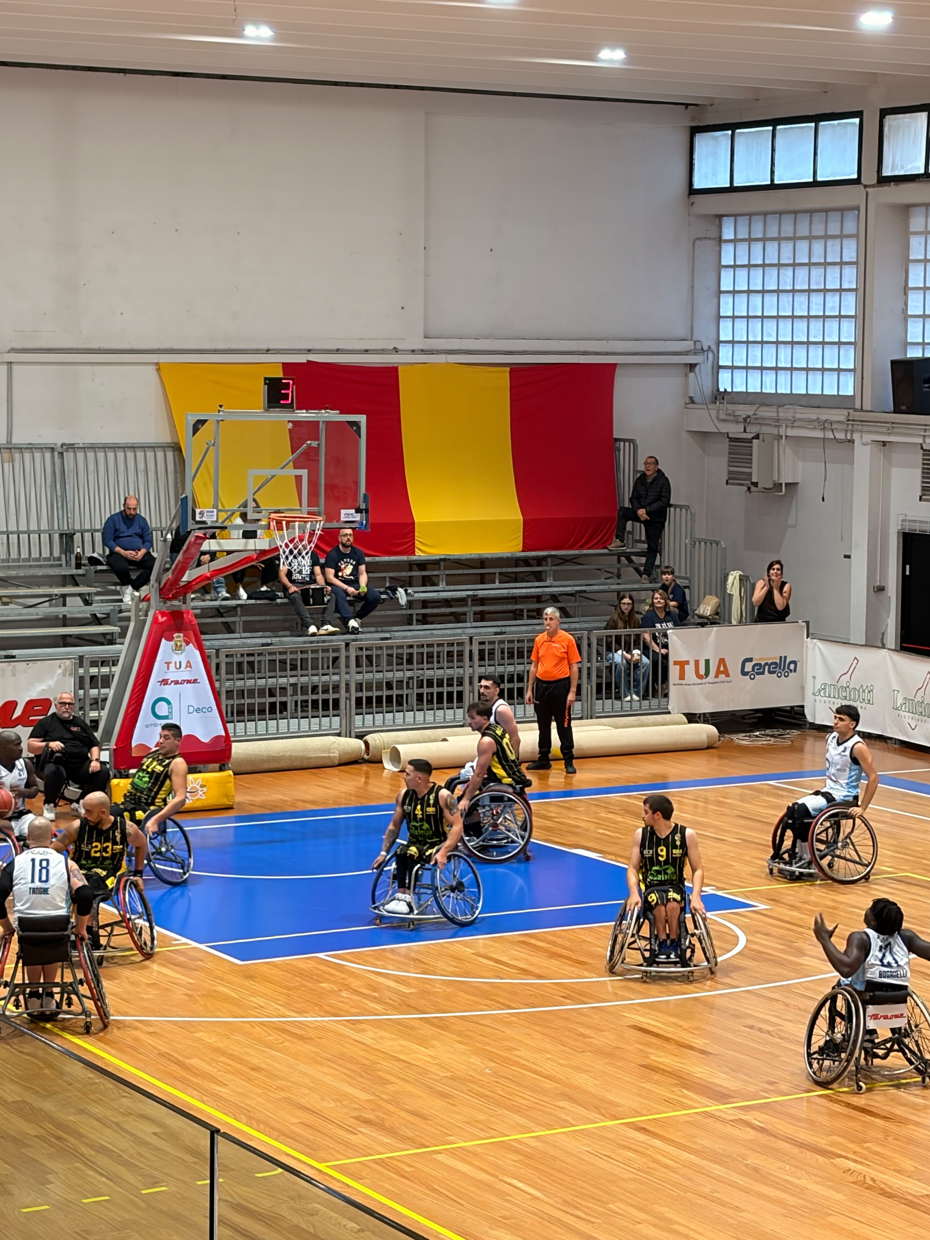 Momento di gioco tra la Deco Amicacci Abruzzo e la Special Bergamo Sport Montello