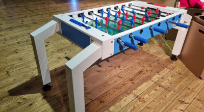 Bonanno alla Petrone: ragazzi entusiasti e partita di calcio balilla con il c...