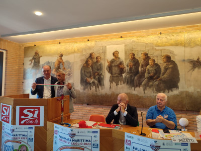 Torna a Falconara la decima edizione di 'Nonni e nipoti', la passeggiata del ...