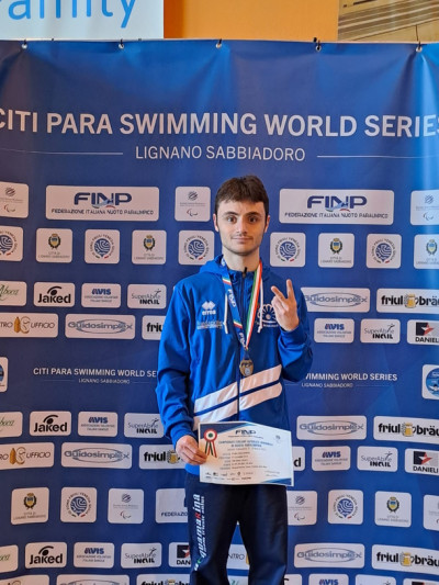 NUOTO – Riccardo Fuso si esalta ai Campionati Italiani Assoluti
