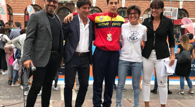 L' assessore jesino Ugo Coltorti ha premiato i nostri DUE ATLETI Bianca Mari...