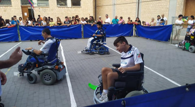 L'1/9 piccola dimostrazione a Collemarino dove l'ASD Dolphins Ancona Hockey C...
