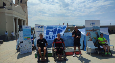 NUOTO - Mauro Scarpa trionfa al Miglio Marino di Caorle