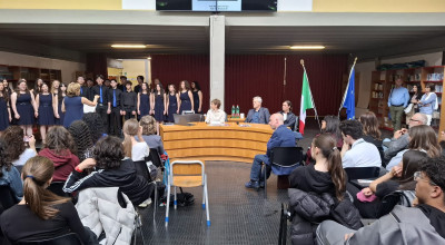 Annalisa Minetti ambasciatrice al Liceo F. Vivona di Roma per parlare di &quo...