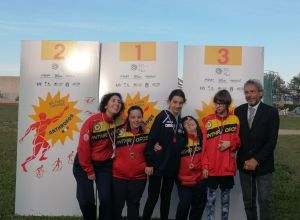 Presidente Luca Savoiardi premia le atlete