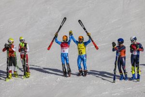 La premiazione per l'oro di Bertagnolli e Ravelli in Supercombi