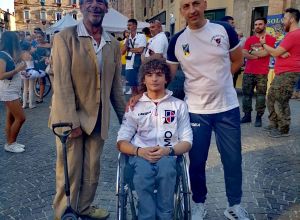 Buon Campionato a Fermo - Presidente Luca Savoiardi e atleta paralimpico Michele Massa