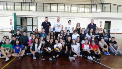 Il stting voley torna sui banchi di scuola