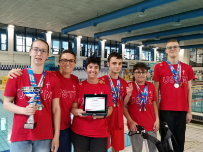 NUOTO - Campionato Italiano Giovanile FINP di Verona. Sinfonie ed acuti con g...