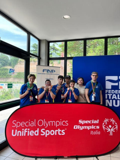NUOTO - Ai Play The Games Special Olympics Italia l'onda alta degli atl...