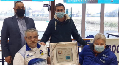 RICONOSCIMENTO – Il sacilese Bellina premiato dalla Bocciofia Spilimber...