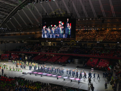 Tokyo celebra i 100 anni dei Deaflympics: l’Italia sfila alla cerimonia...