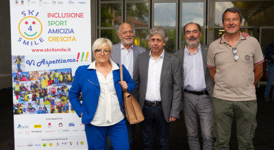Il direttivo di Skismile con il presidente del Cip Trento Massimo Bernardoni