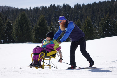 tecnico sci nordico con allieva sitting tecnico sci nordico con allieva sitting