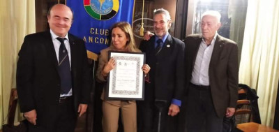Margherita Rigillo premiata durante il conviviale Panathlon Ancona Club Margherita Rigillo premiata durante il conviviale Panathlon Ancona Club