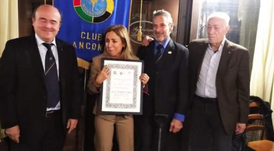 Margherita Rigillo premiata durante il conviviale Panathlon Ancona Club