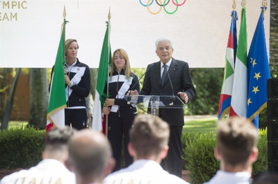 Rio 2016: il Presidente Mattarella consegna il Tricolore a Caironi e Pellegrini
