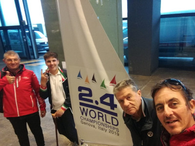 Regate molto toste a Genova al Campionato di Mondo di Classe 2.4mr. Buoni i ...