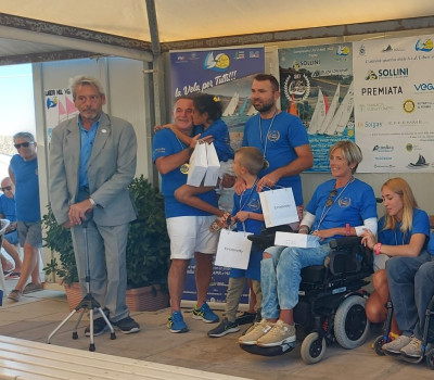 Presidente CIP Marche Luca Savoiardi alle premiazioni del Torneo con le boe e...