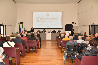 Convegno 'Giornata internazionale per le persone con disabilità' alla Sala polifunzionale della 'Lega del filo d'oro' a Osimo Convegno 'Giornata internazionale per le persone con disabilità' alla ...