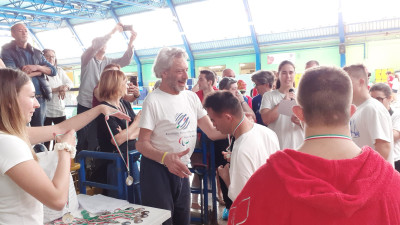 Luca Savoiardi premia i nuotatori FISDIR a Senigallia Luca Savoiardi premia i nuotatori FISDIR a Senigallia