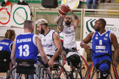 Basket in carrozzina Basket in carrozzina