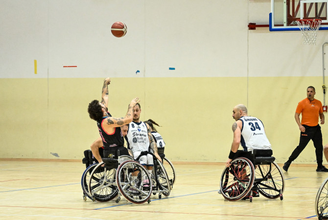 Basket in carrozzina: Cant&ugrave; da sola al comando in Serie A