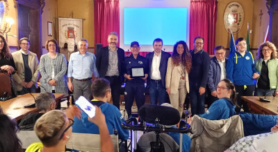CERIMONIA -  Il Tecnico del tennis FISDIR Vincenzo Morgante festeggiato a San...