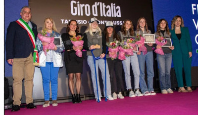 PREMIATE a Tarvisio Martina Vozza e Ylenia Sabidussi in vetta al Mondo nel Su...