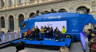 Atleti paralimpici sul truck allianz