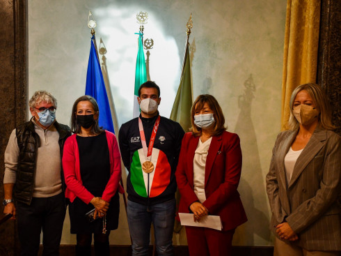 Presidente Donatella Tesei riceve campione paralimpico Riccardo Menciotti