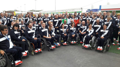 La Welcome Team Ceremony dell'Italia, un tripudio di colori, danze e canti