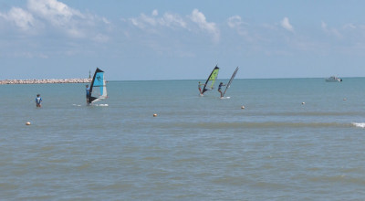 Un ‘mare di sport’: in 40 in spiaggia ‘oltre ogni limite&rs...